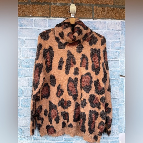 show me your mumu fatima turtleneck in cheetah fever size medium - Picture 2 of 7